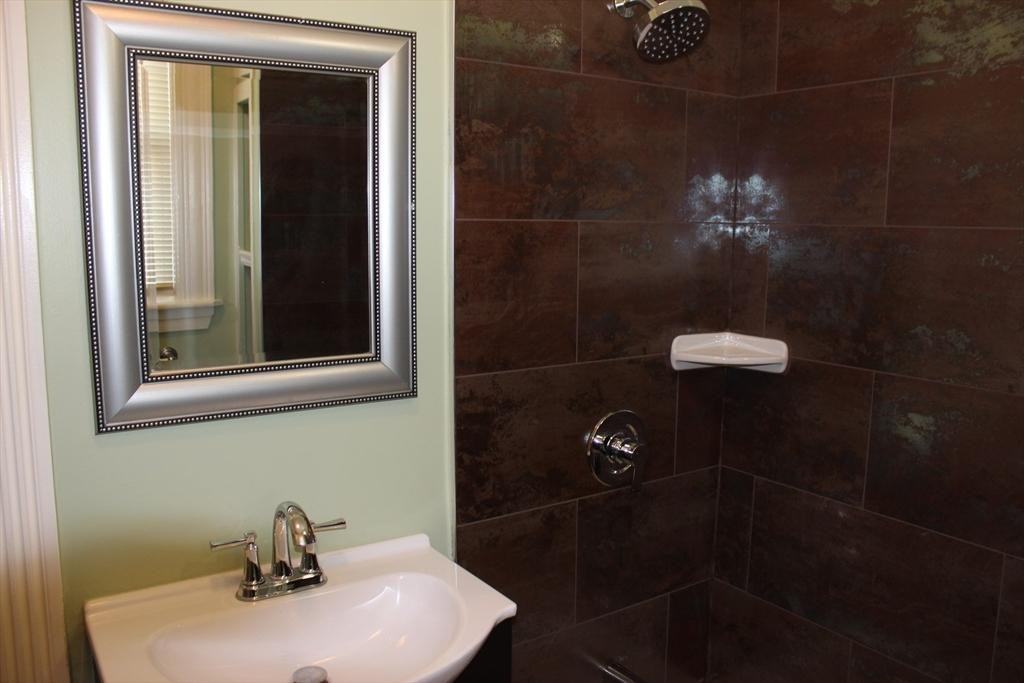 125 Newton St #1 - Photo 3 of 16