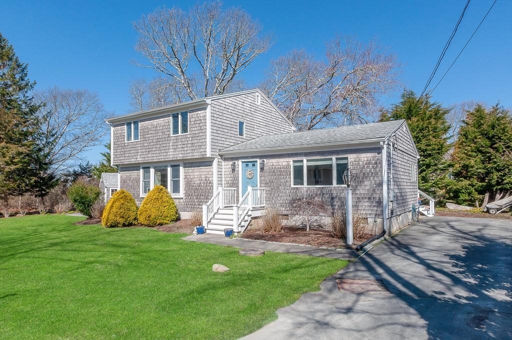 26 Mattakiset Rd - Photo 2 of 33