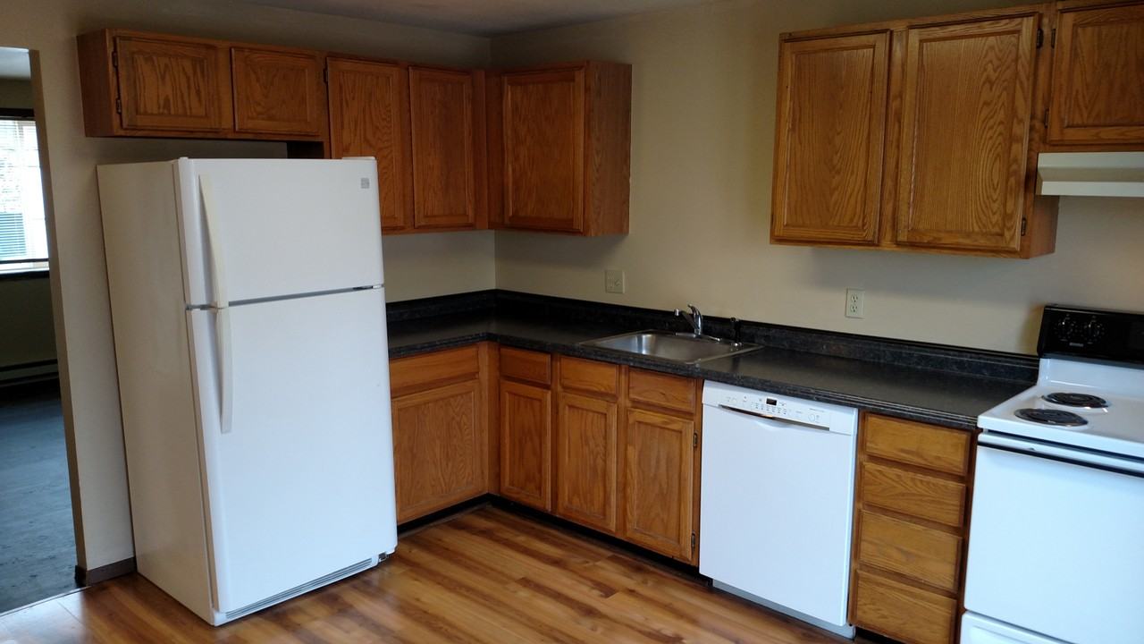 25 Martha Rd #1 - Photo 4 of 11