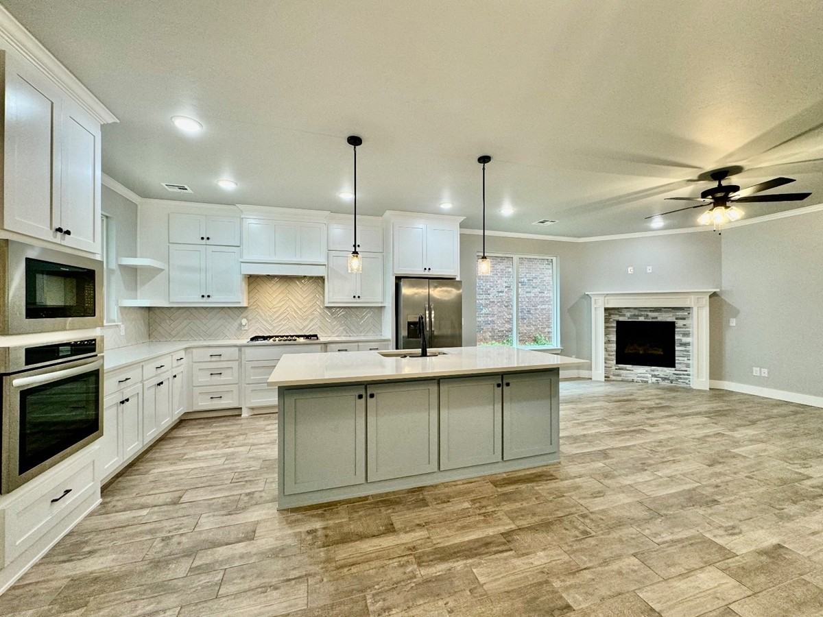 6229 Nw 178th Ter - Photo 4 of 27