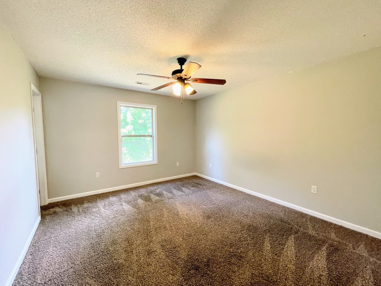 341 Coggins Rd #B - Photo 3 of 14