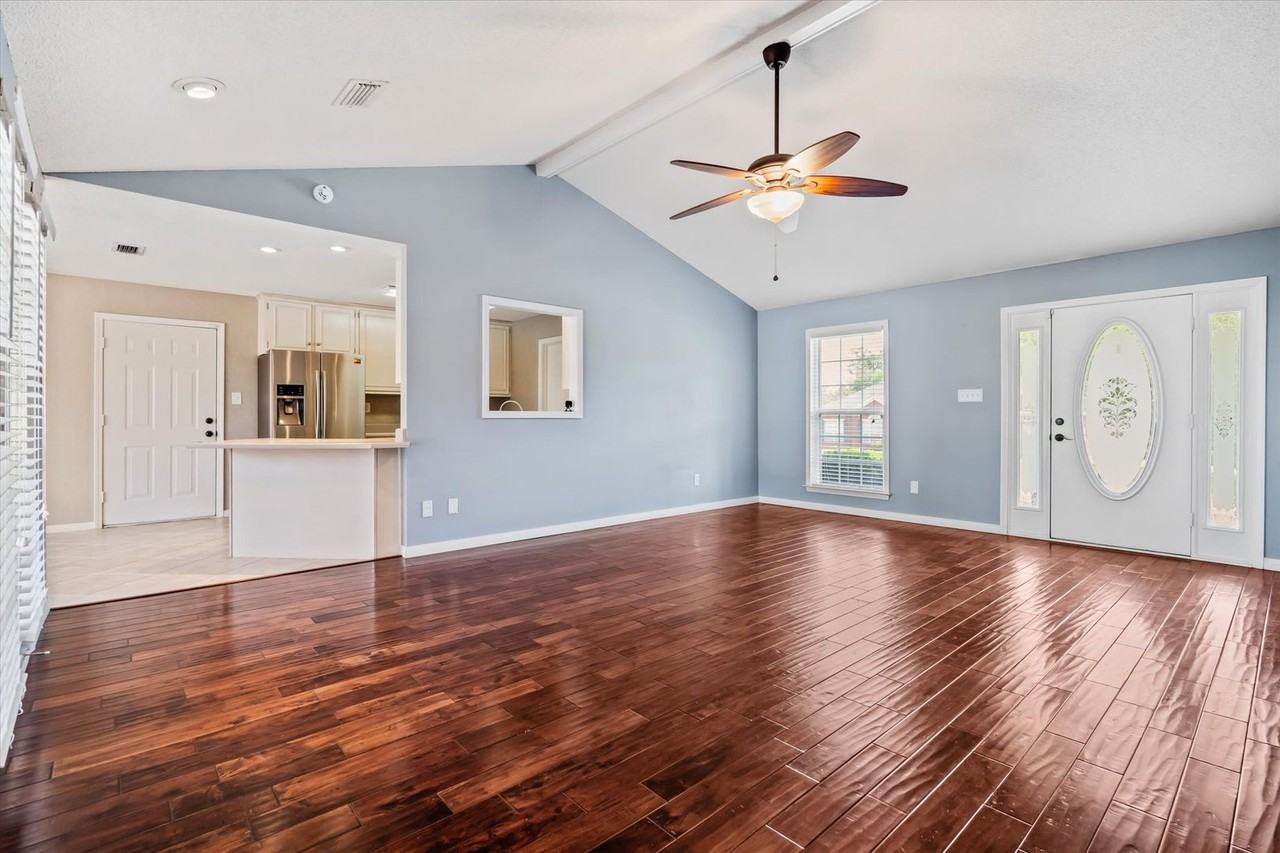 3709 Seleste Dr - Photo 4 of 20
