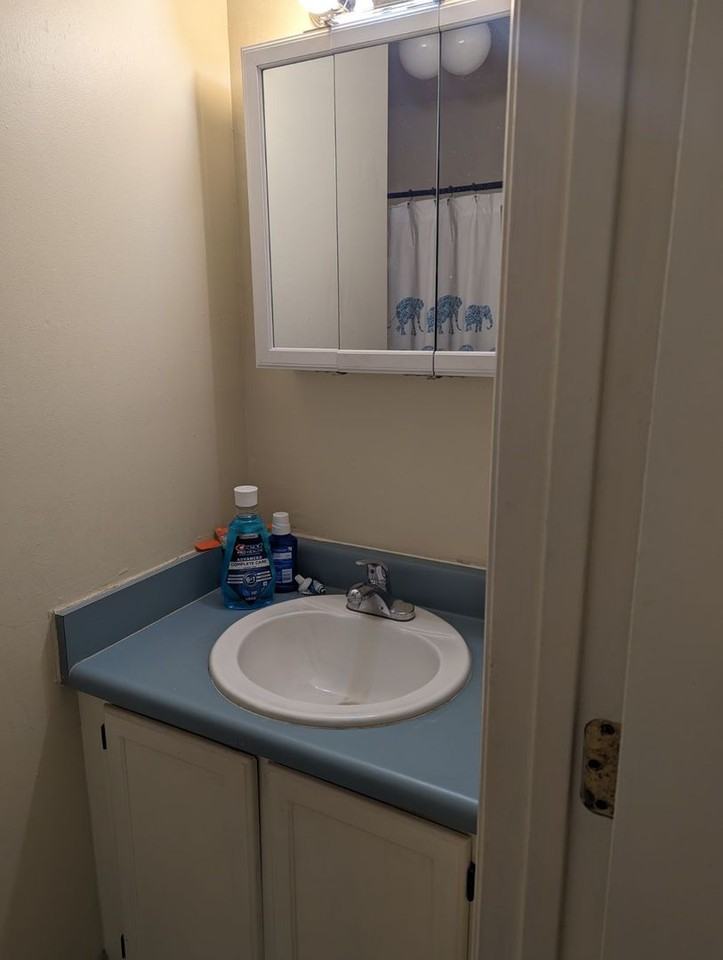 1461 Fisher Ln - Photo 4 of 6