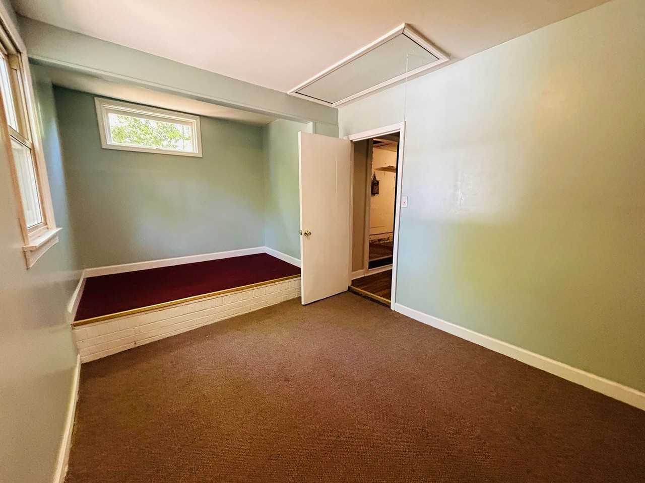 2100 Wingate St - Photo 5 of 24