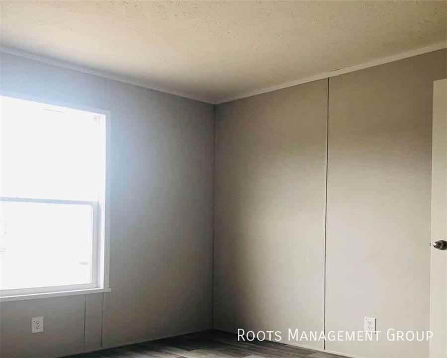 J10 Meadows Ct #J10 - Photo 2 of 9