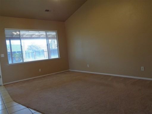 1013 N Ash Ave - Photo 3 of 3