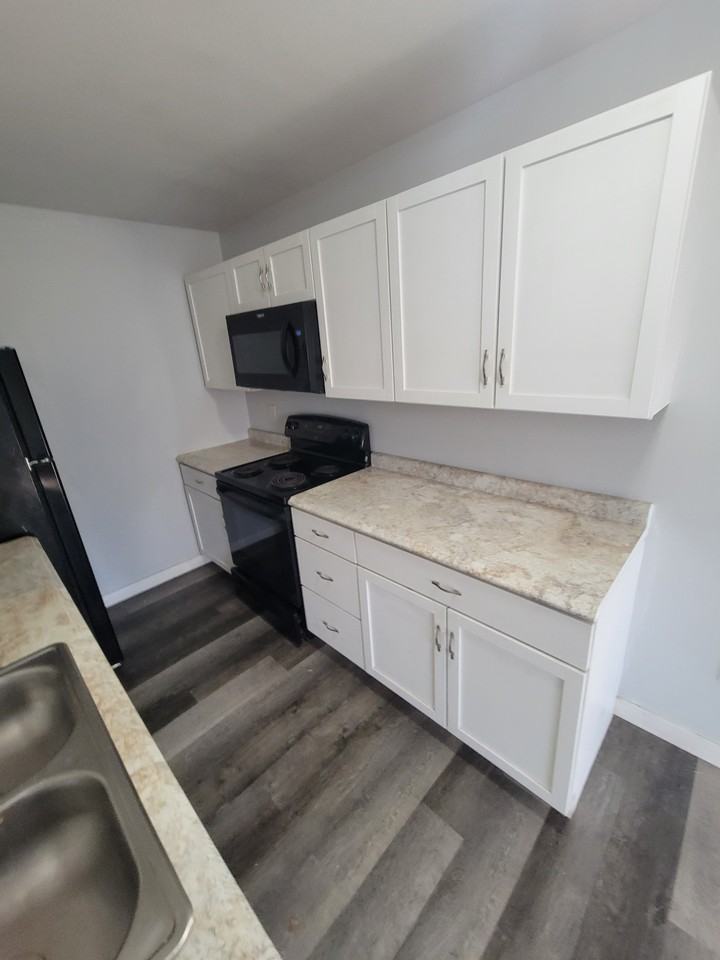 407 Liberty St #3 - Photo 2 of 11