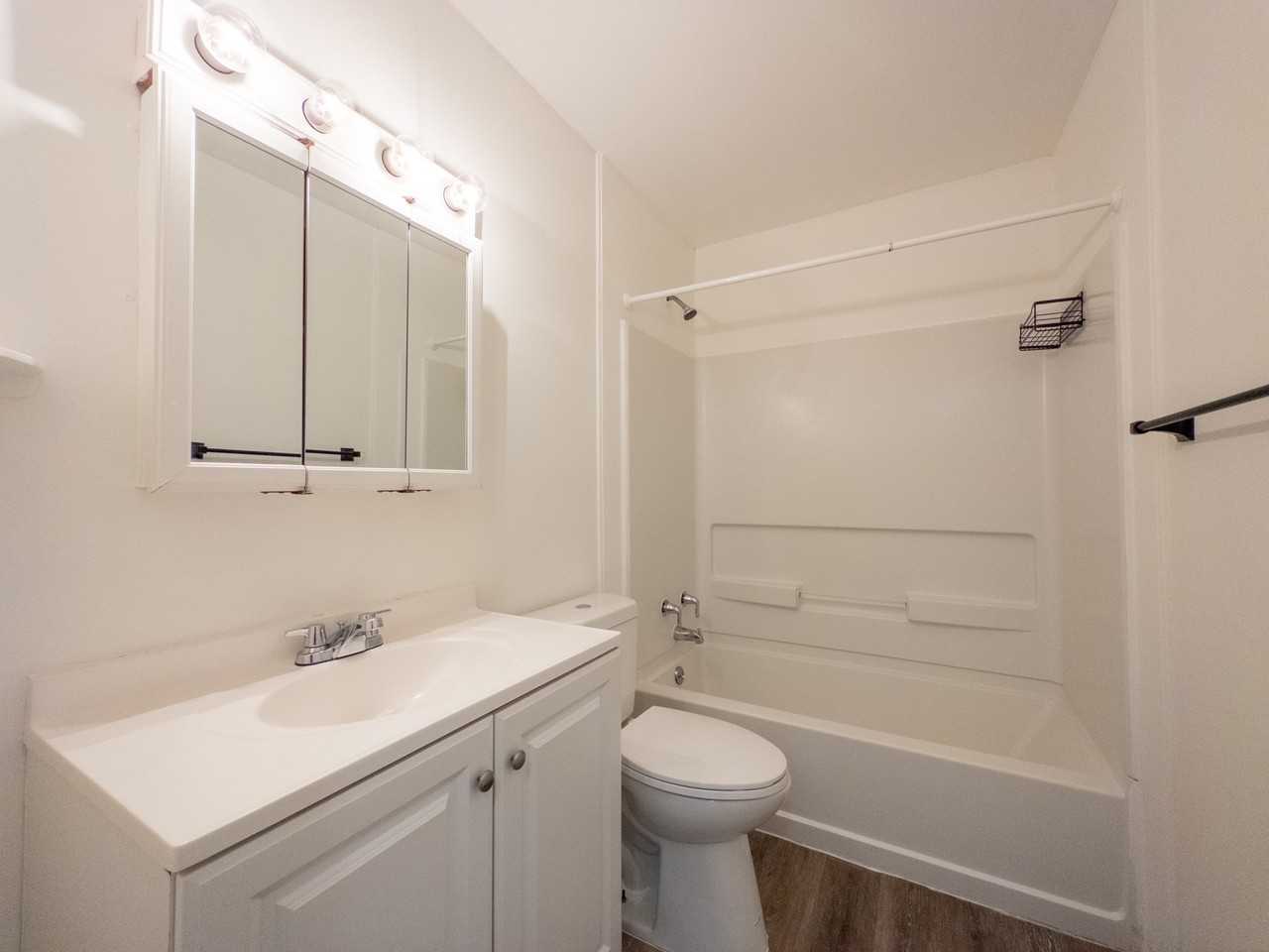 Whiteland Ave Apartments - Photo 4 of 10