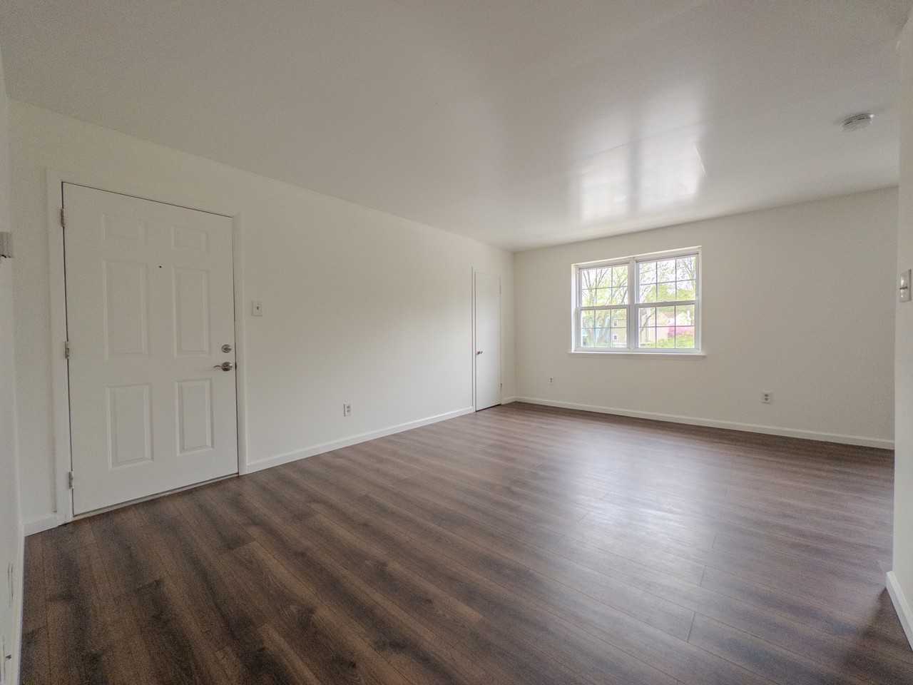 Whiteland Ave Apartments - Photo 5 of 10