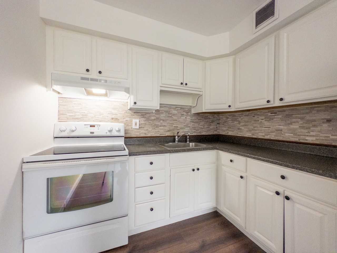 Whiteland Ave Apartments - Photo 7 of 10