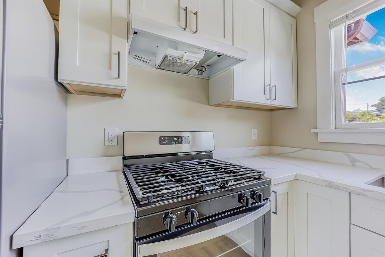 440 Haddon Rd #3 - Photo 5 of 45