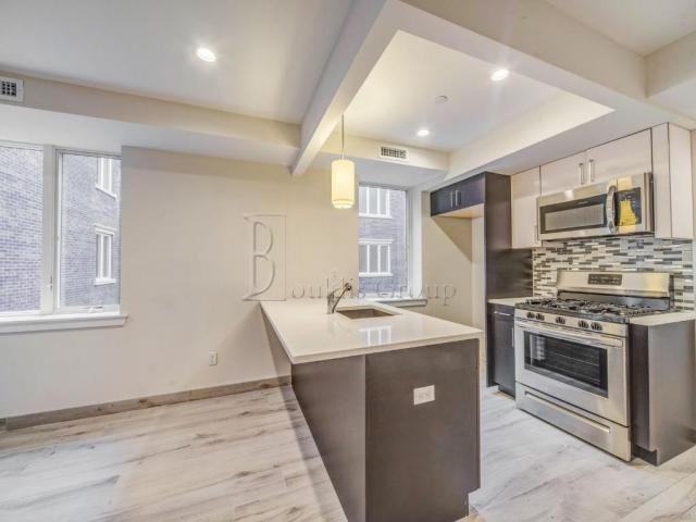 3068 38th St - Photo 2 of 6