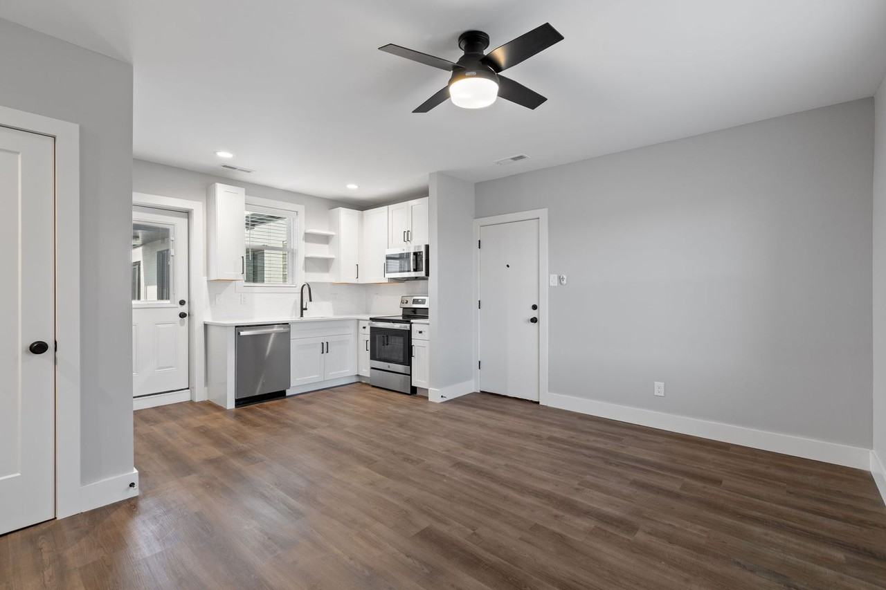 6010 Southwest Ave - Photo 2 of 18