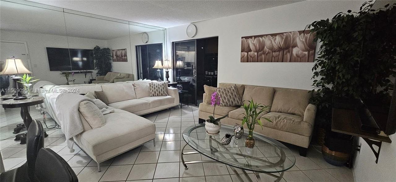 Apartments for Rent in Kings Point, Tamarac, FL 25 Rentals Zumper
