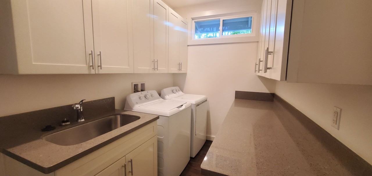 135 Maluniu Ave - Photo 2 of 16