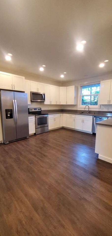 135 Maluniu Ave - Photo 4 of 16