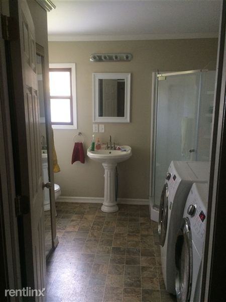 227 E Shaw St - Photo 2 of 12