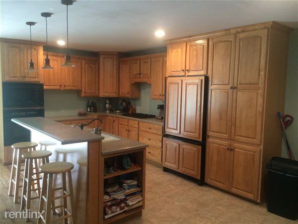 227 E Shaw St - Photo 3 of 12