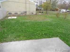 31905 Jefferson Ave - Photo 2 of 10