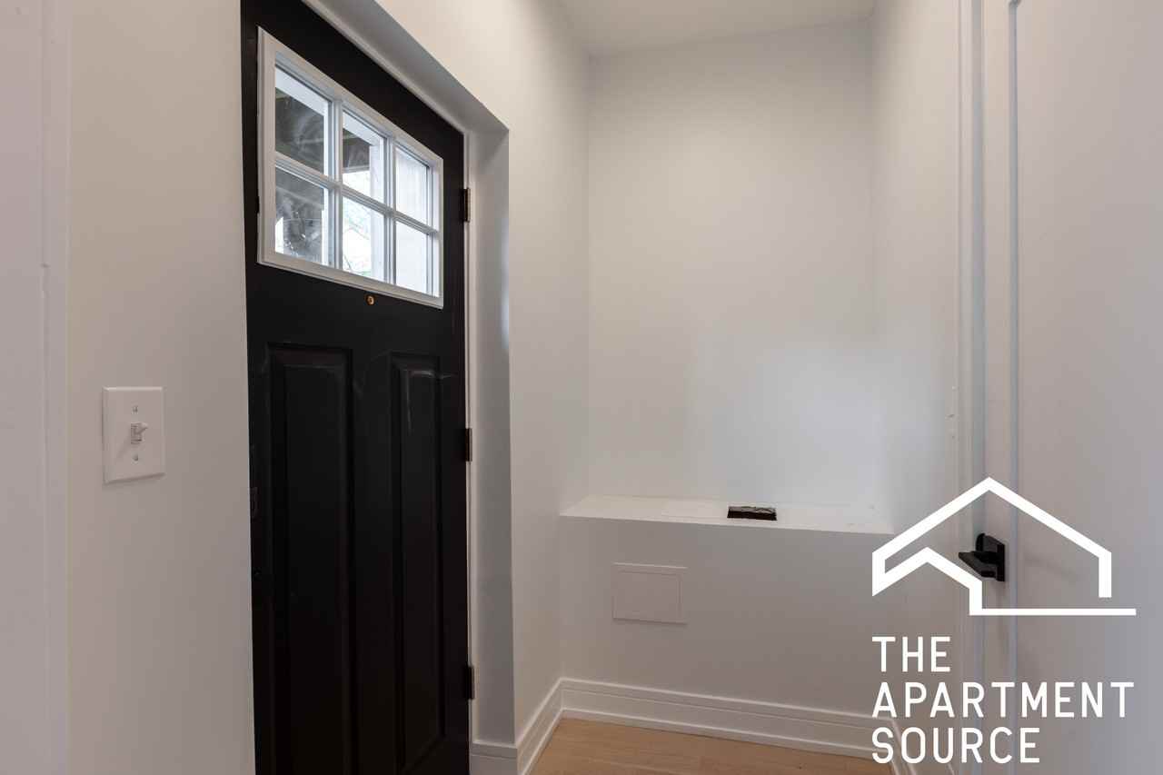 2943 N Gresham Ave #1 - Photo 7 of 16