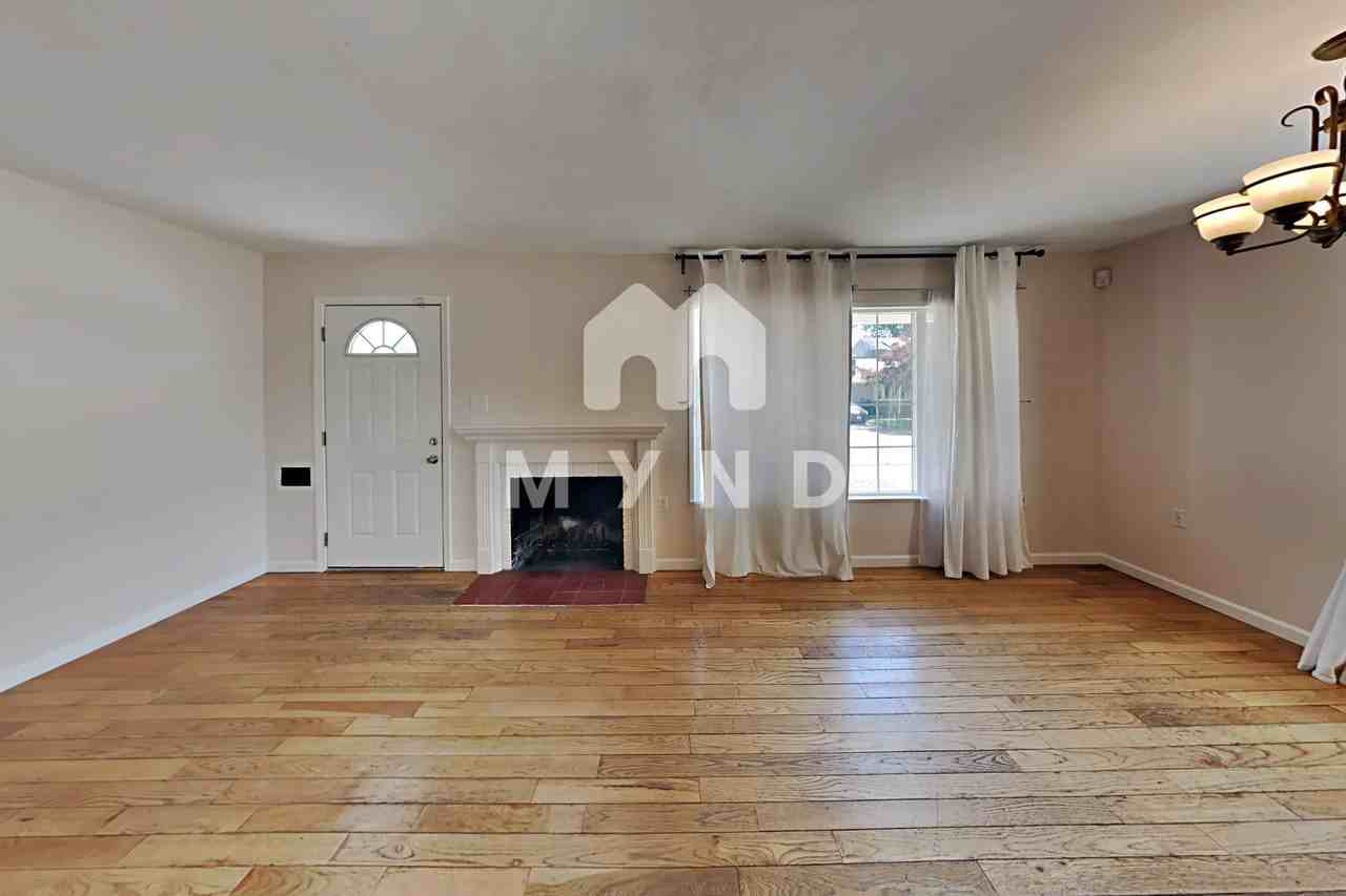 3020 61st St - Photo 2 of 24