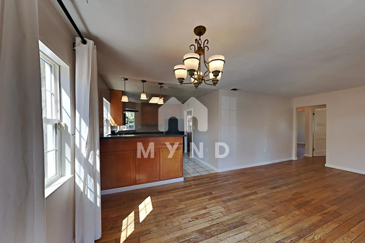 3020 61st St - Photo 3 of 24