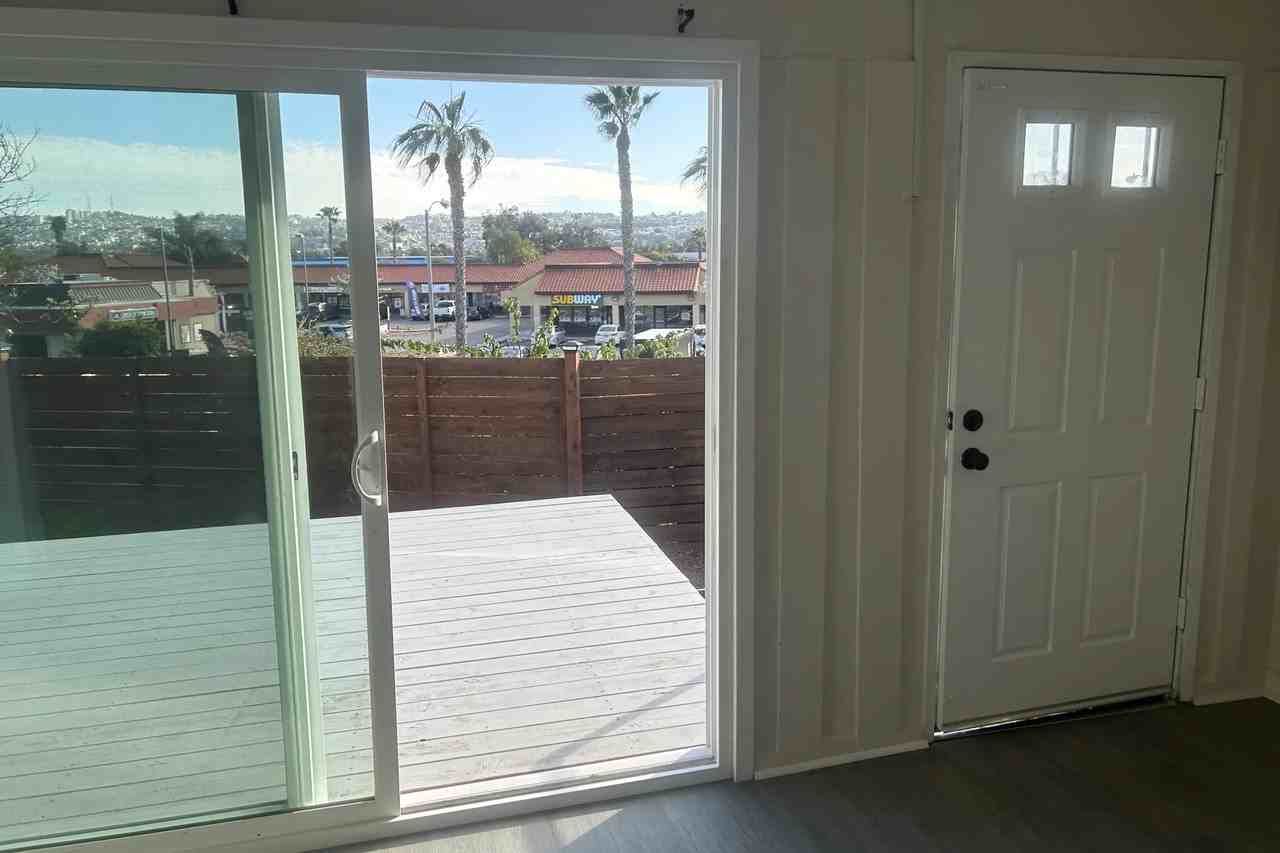 421 W San Ysidro Blvd - Photo 3 of 19