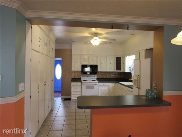 119 E State St - Photo 2 of 21