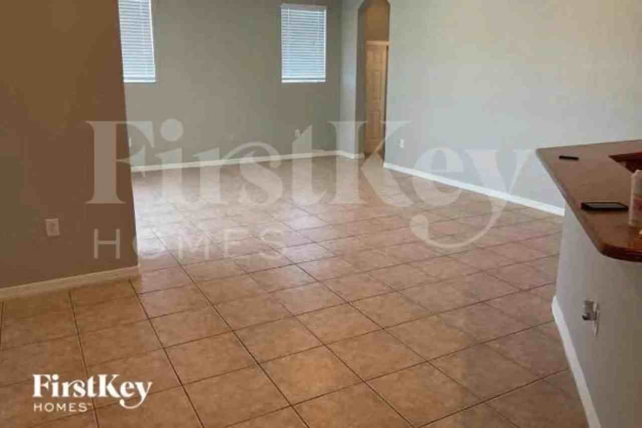 2506 Wood Pointe Dr - Photo 3 of 10