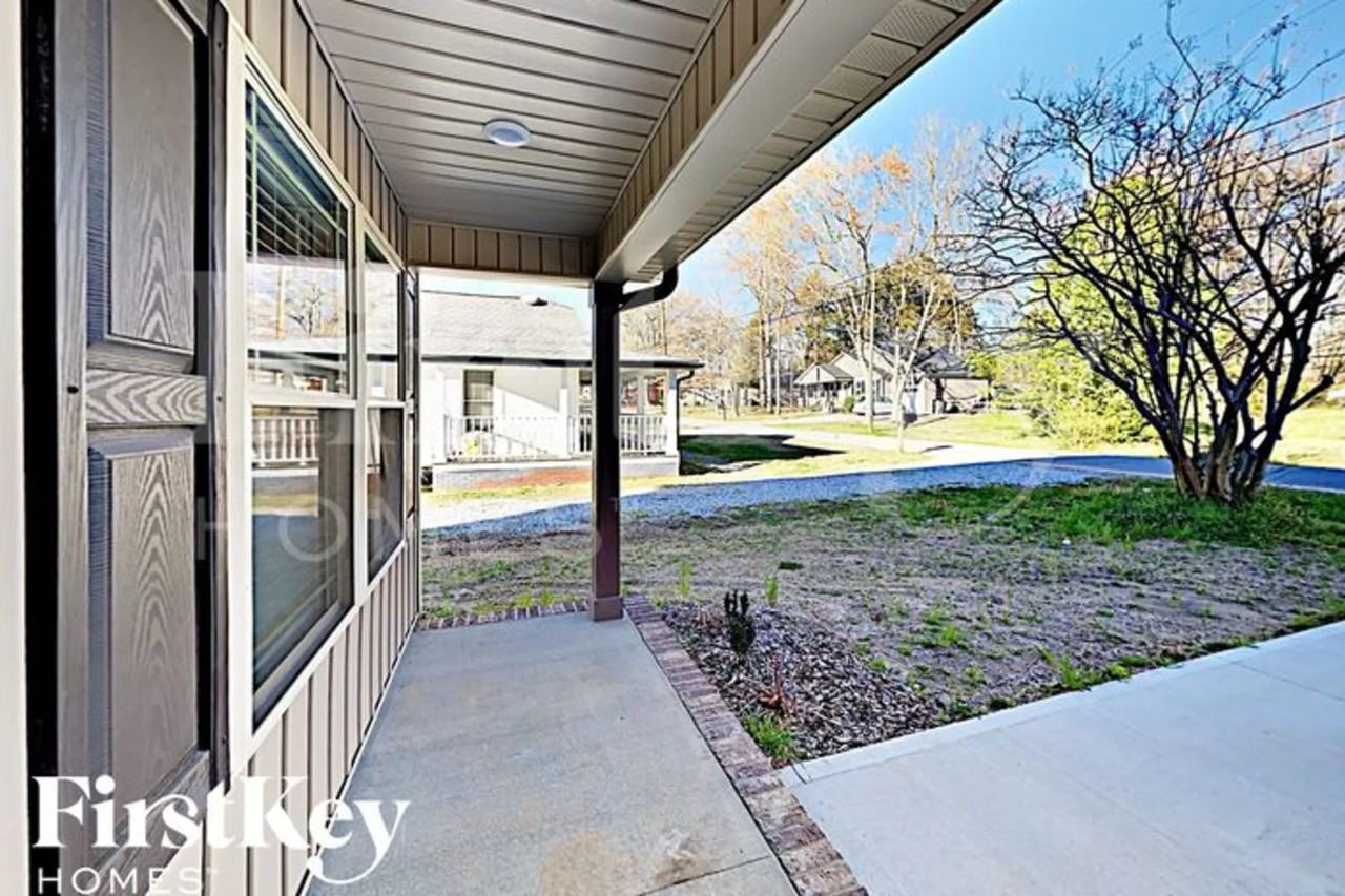 916 Longview Ave - Photo 3 of 17