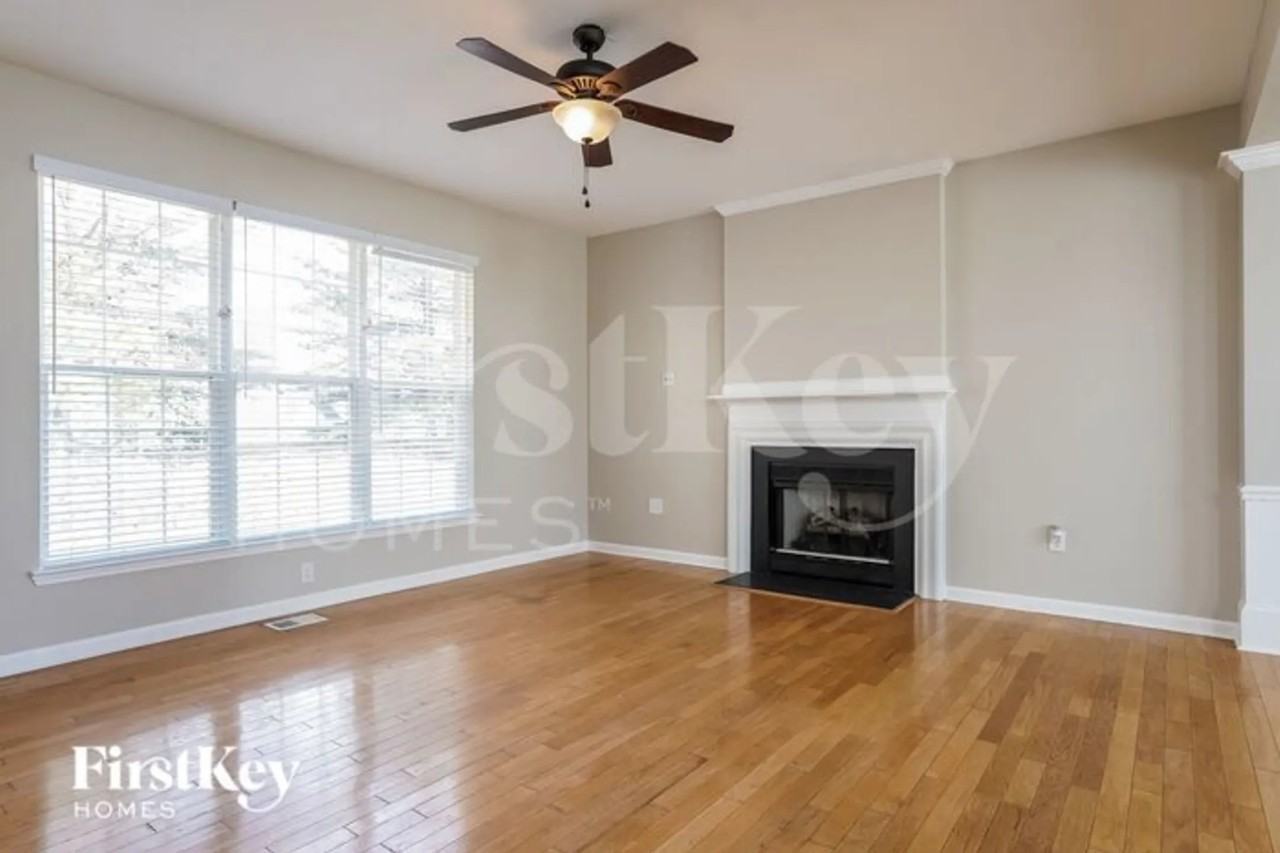 4018 Maid Marion Ct - Photo 3 of 15