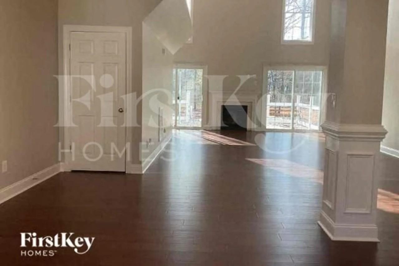 104 Delancy St - Photo 2 of 10