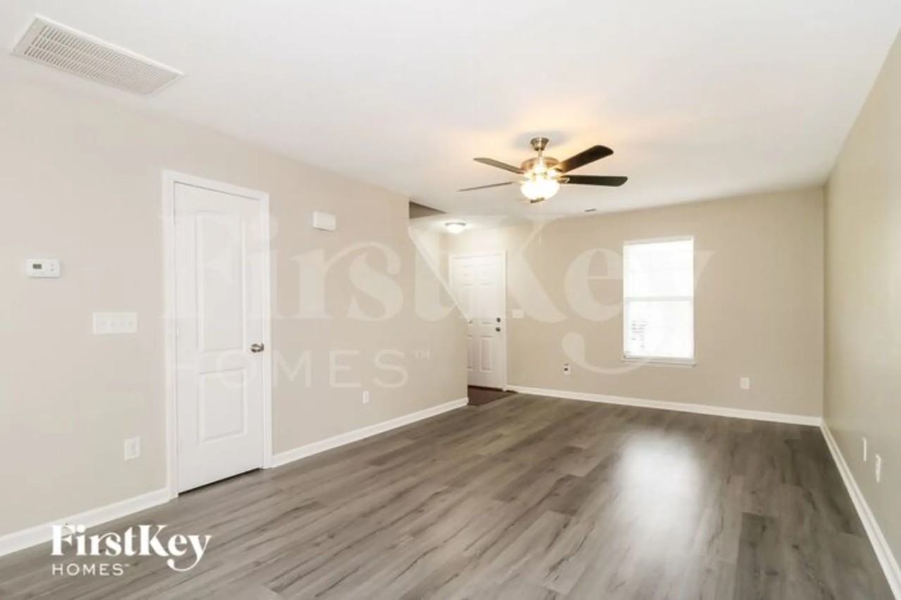 5350 Gyddie Dr - Photo 3 of 15