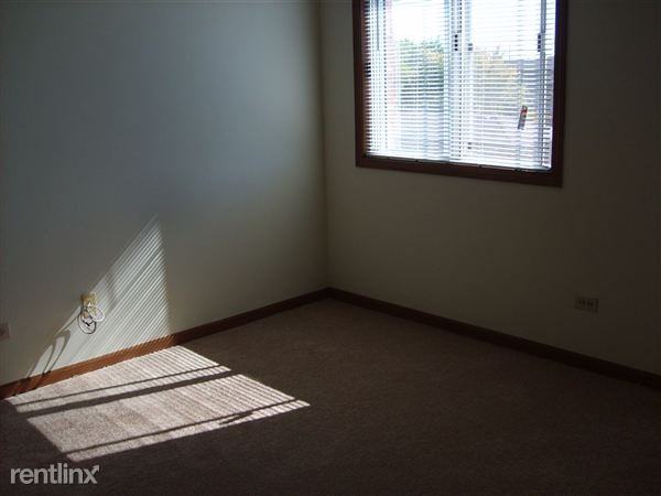 1704 Sable Ln - Photo 3 of 7