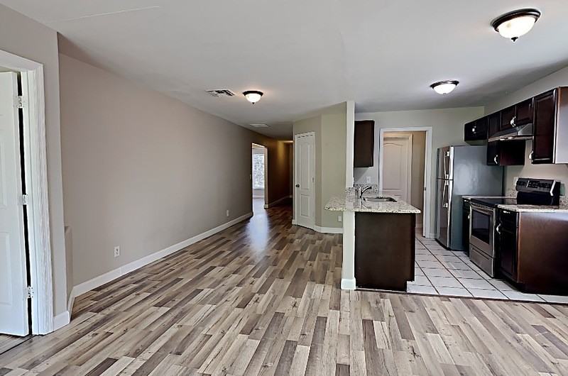 14843 Astrolyn St - Photo 4 of 22