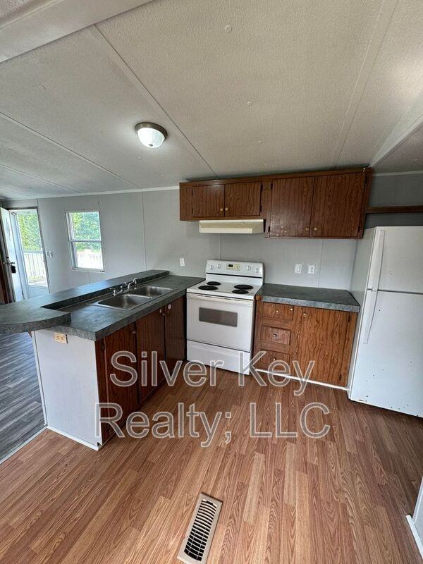 270 County Rd #1114 - Photo 4 of 9