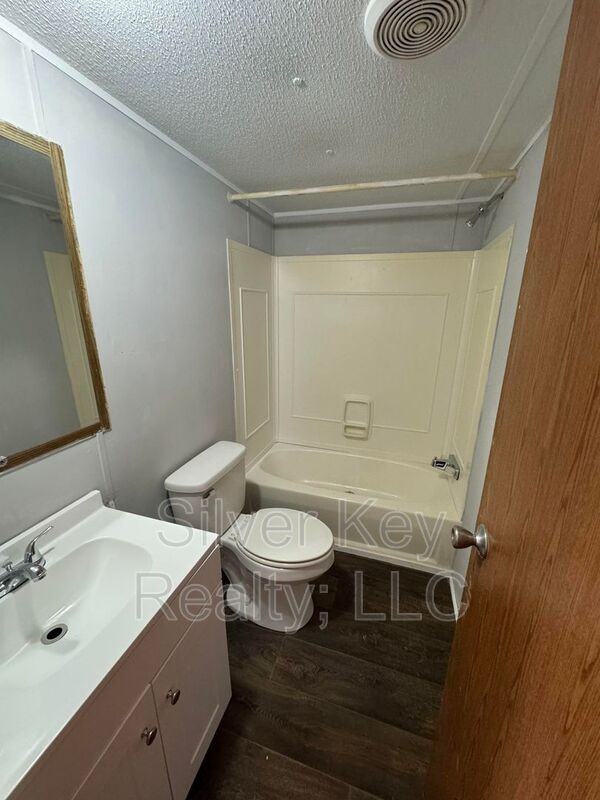 270 County Rd #1114 - Photo 7 of 9