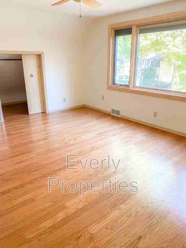 3113 W Drury Ln #A - Photo 3 of 20