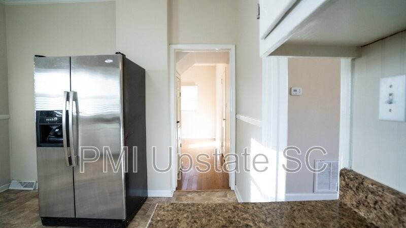 68 Smythe Ave - Photo 7 of 29