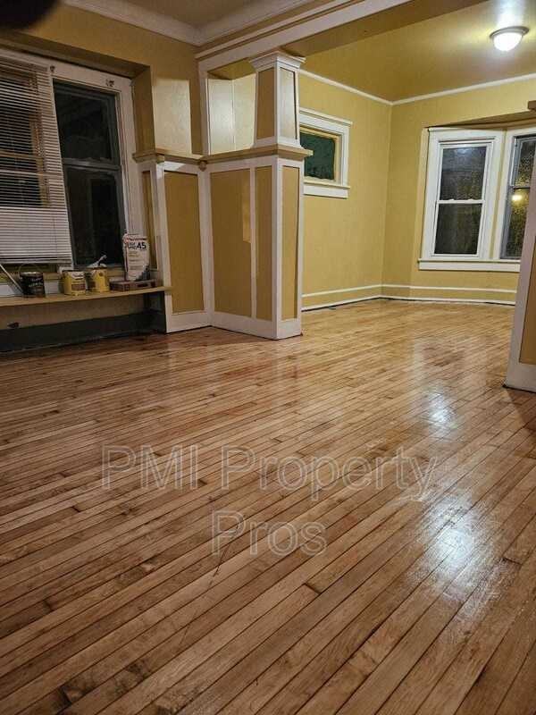 1702 W Meinecke Ave - Photo 2 of 13