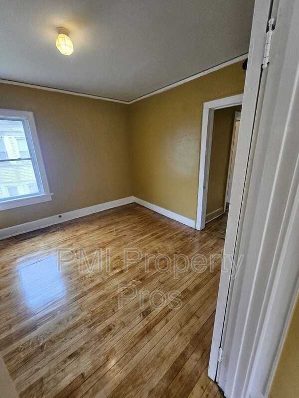 1702 W Meinecke Ave - Photo 3 of 13