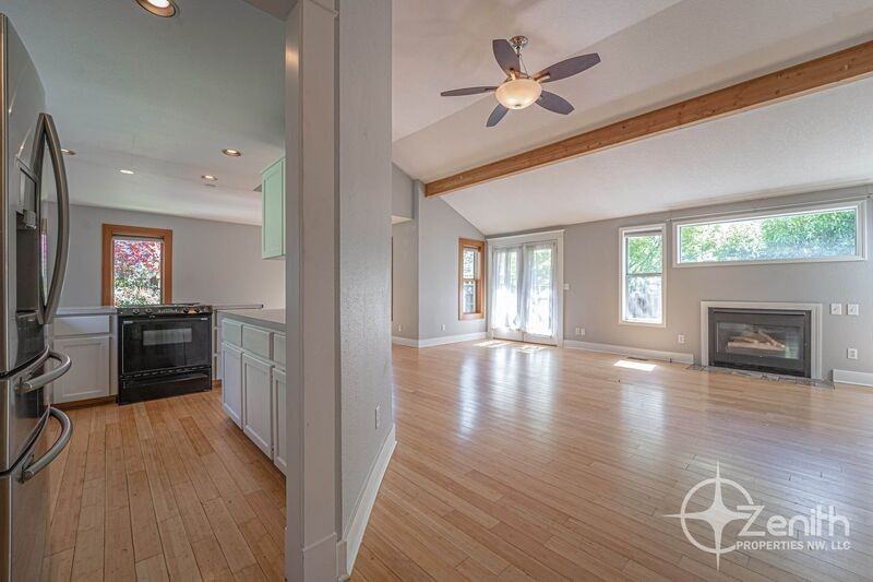 2819 Ne 54th St - Photo 4 of 32