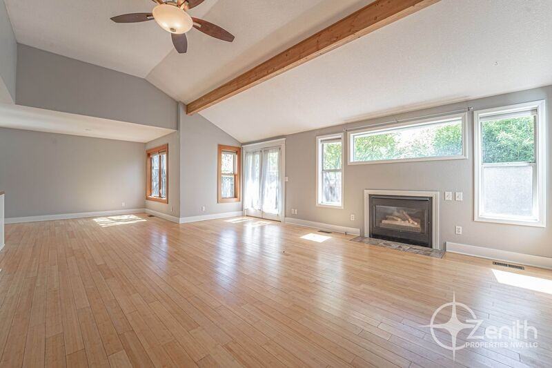 2819 Ne 54th St - Photo 5 of 32