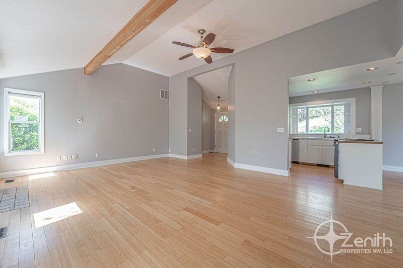 2819 Ne 54th St - Photo 7 of 32