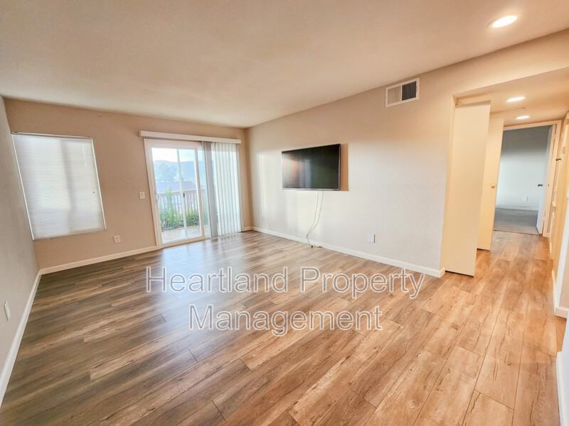 906 S Rancho Santa Fe Rd #D - Photo 2 of 10