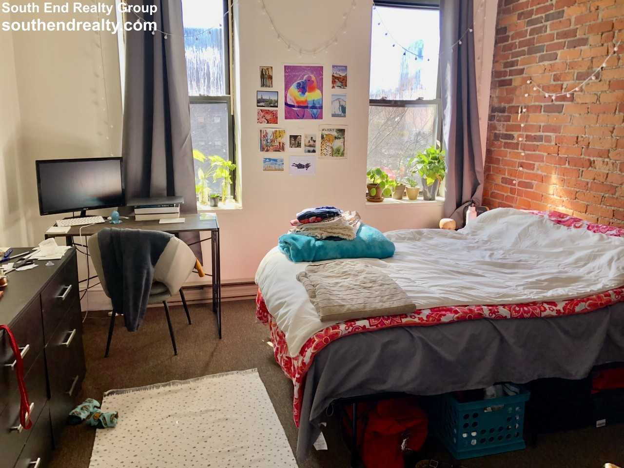 29/33 Wellington St. #404 - Photo 7 of 9