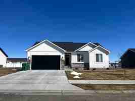 featured image of 3742 Ventura Ave