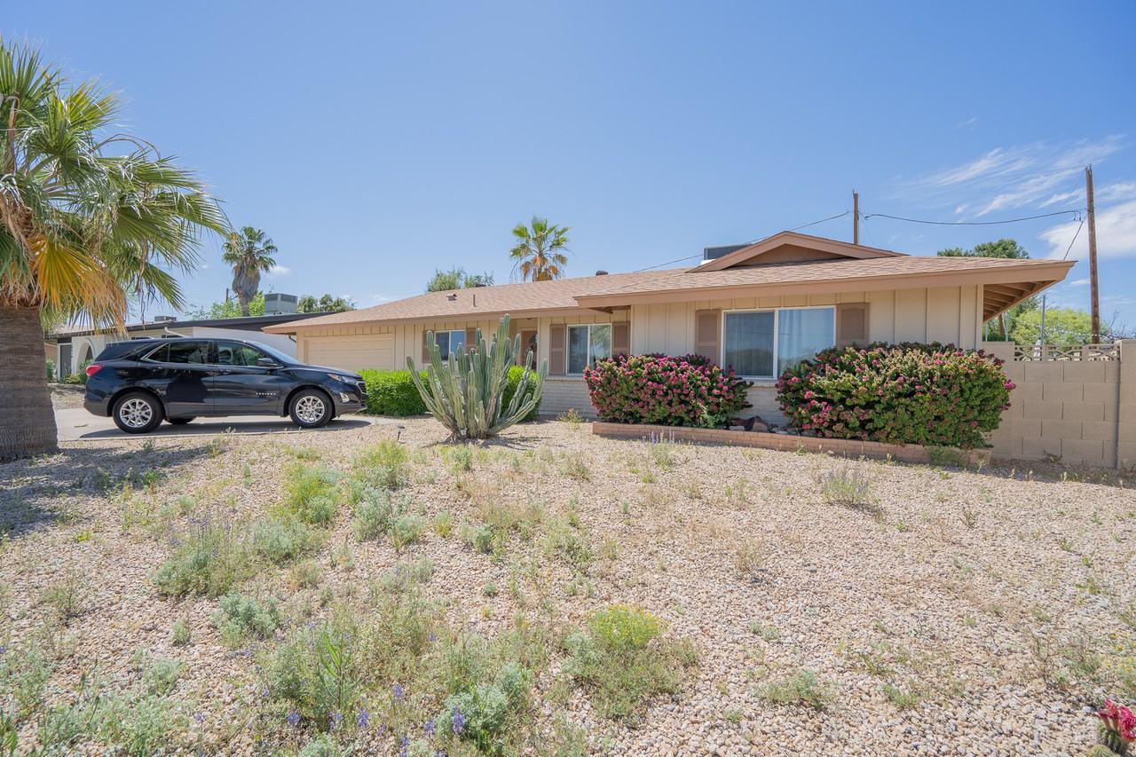 10622 N 40th St - Photo 3 of 35