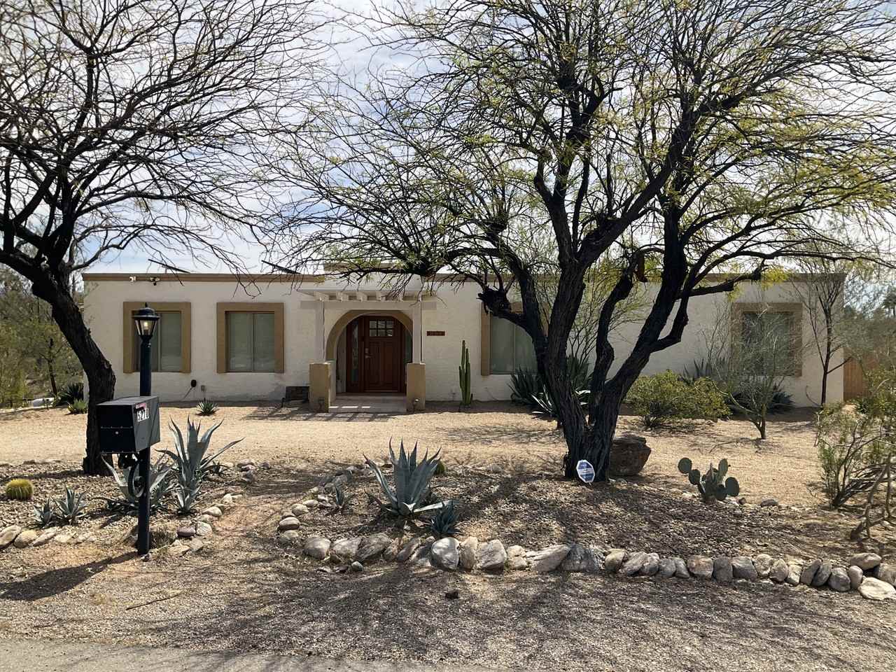 5270 N Northridge Dr - Photo 2 of 45