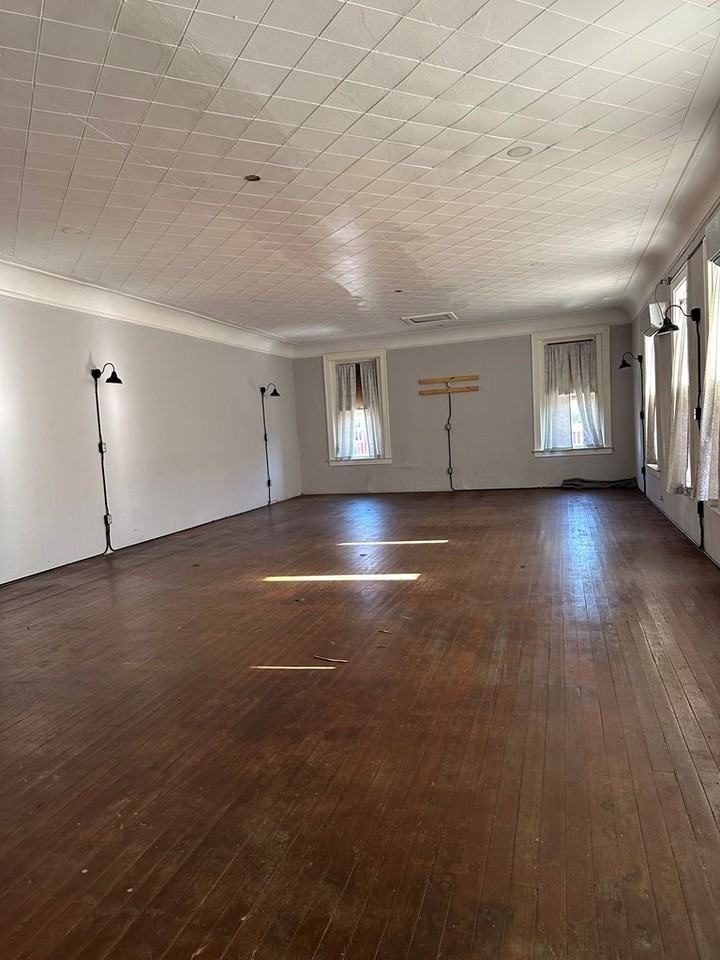 357 E Main St - Photo 4 of 13